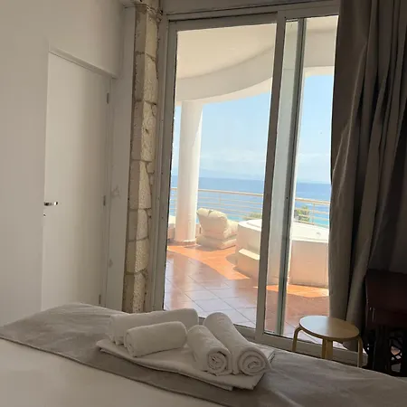 Апартаменты Amelia Seaview & *